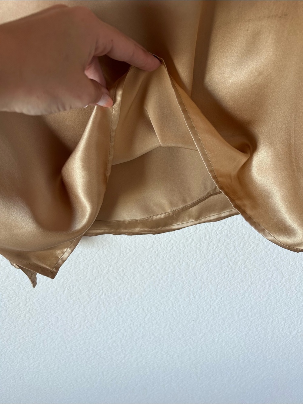 Classiques Entier 100% Silk Scoop Layer Tank in Gold Academic Classy Lightweight - Picture 4 of 8